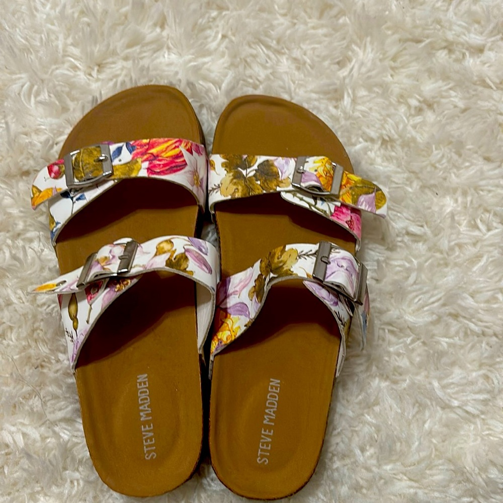 Girls Steve Madden floral sandals